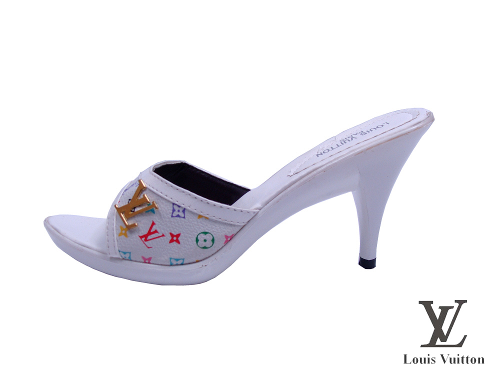 LV sandals026